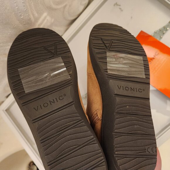 NWT Vionic Magnolia Ruth Suede Weather Resistant Ankle Boots in US Size 5 - Picture 10 of 12